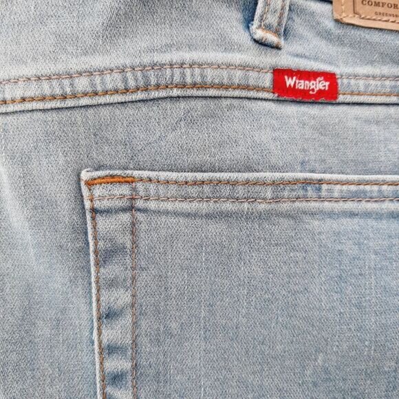 WRANGLER | Relaxed Bootcut Leg Light Blue Jeans Men's Sz 36 Flawed - Picture 11 of 12